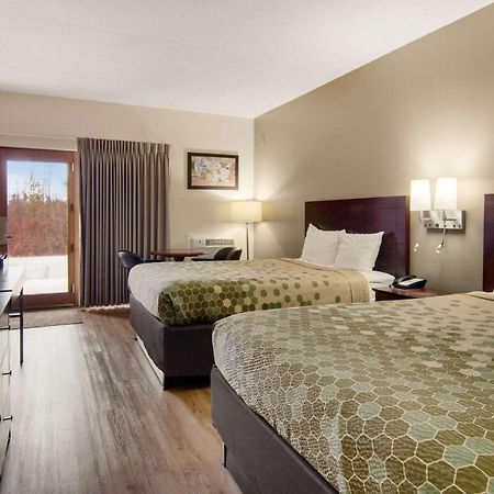 Econo Lodge Cadillac By Choice מראה חיצוני תמונה