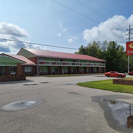 Econo Lodge Cadillac By Choice מראה חיצוני תמונה
