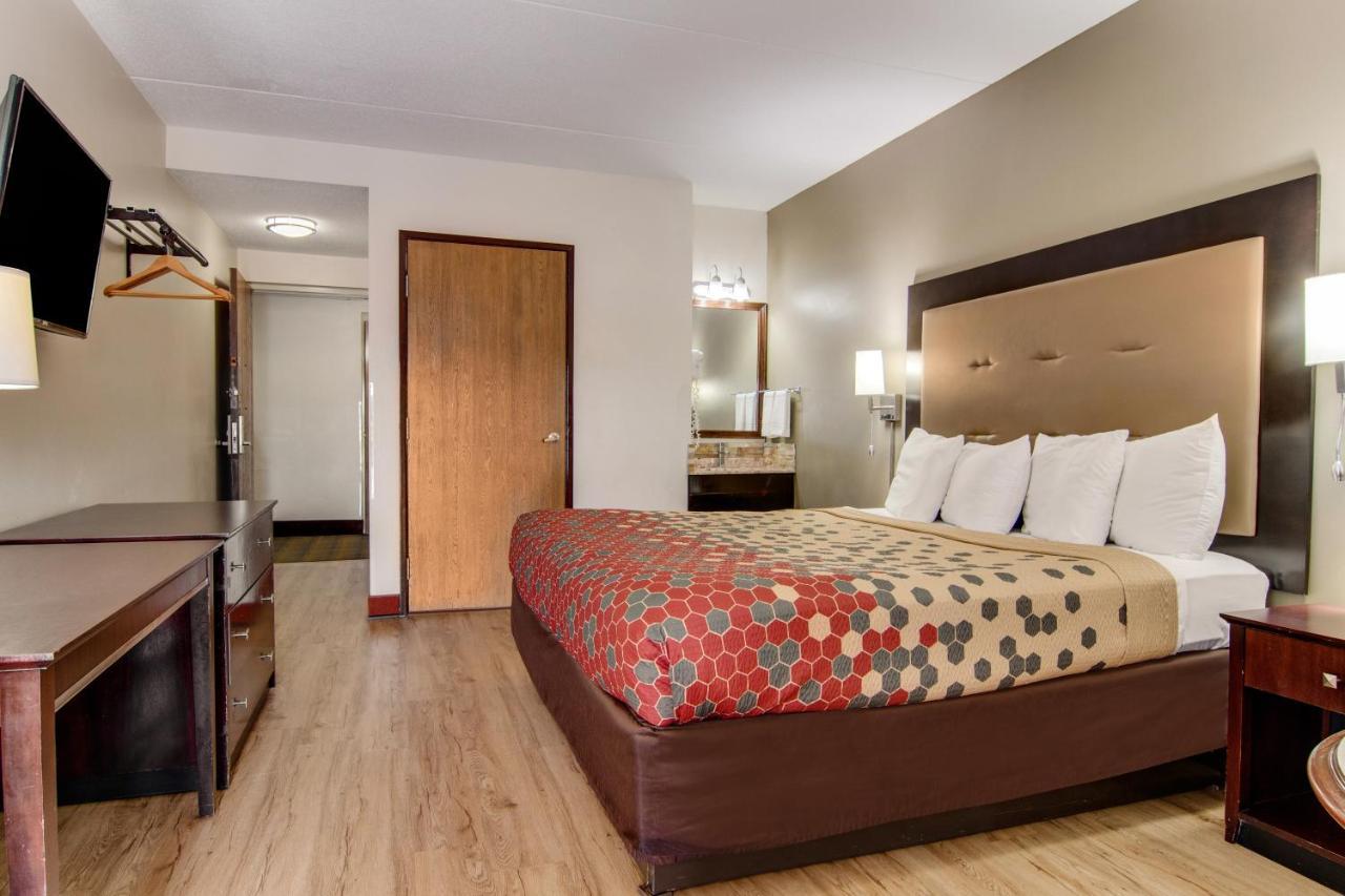 Econo Lodge Cadillac By Choice מראה חיצוני תמונה