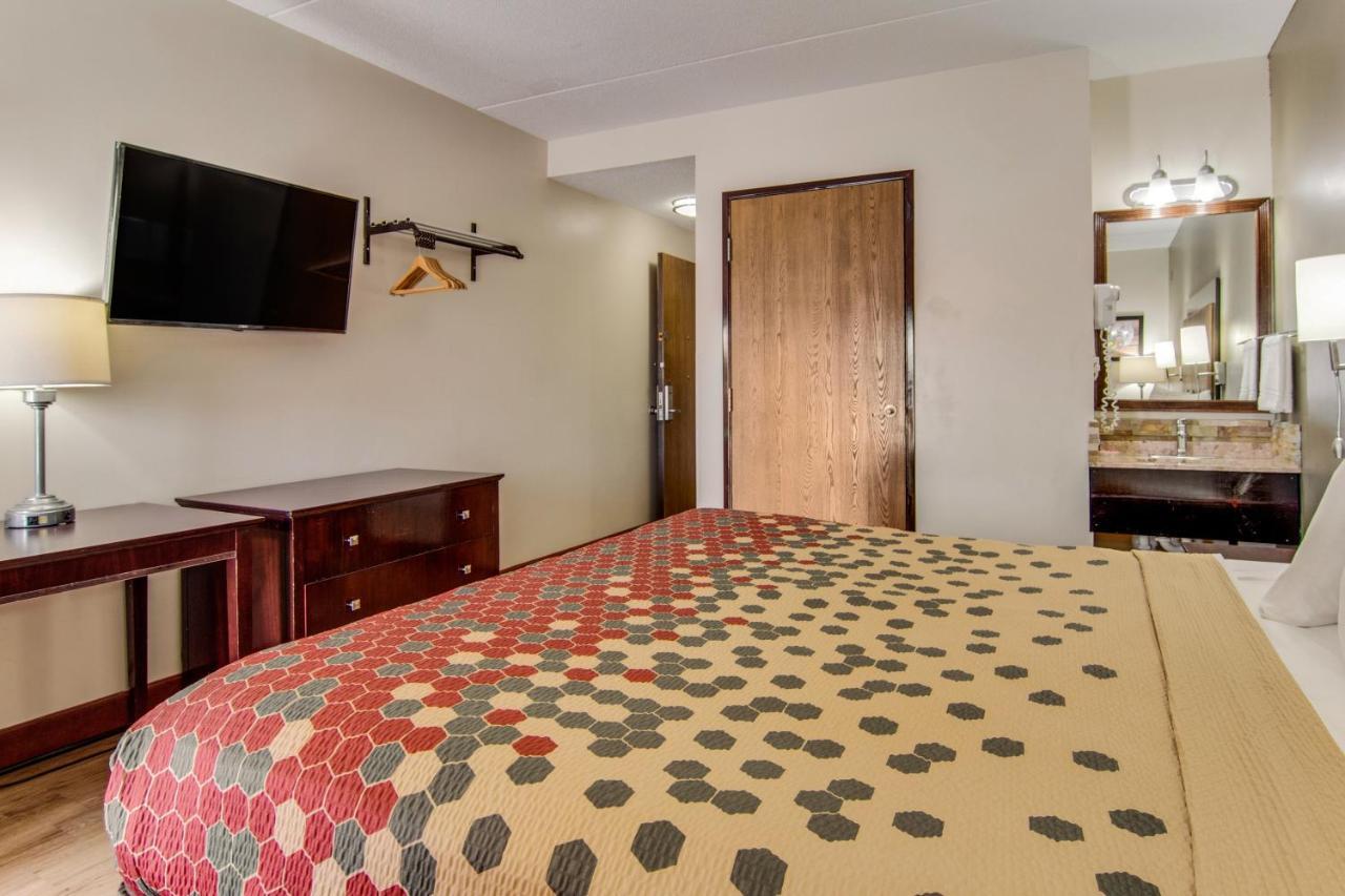 Econo Lodge Cadillac By Choice מראה חיצוני תמונה