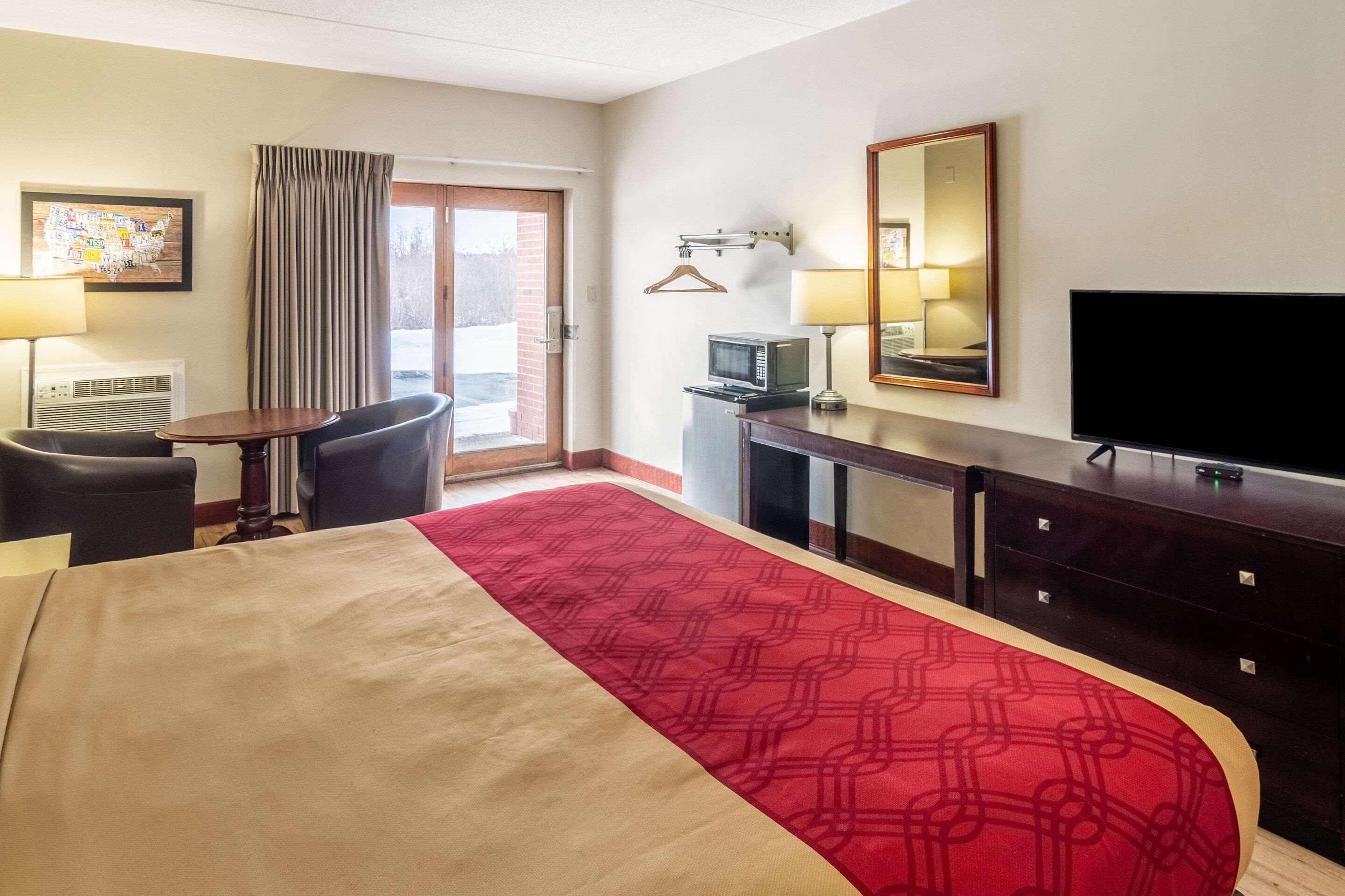 Econo Lodge Cadillac By Choice מראה חיצוני תמונה