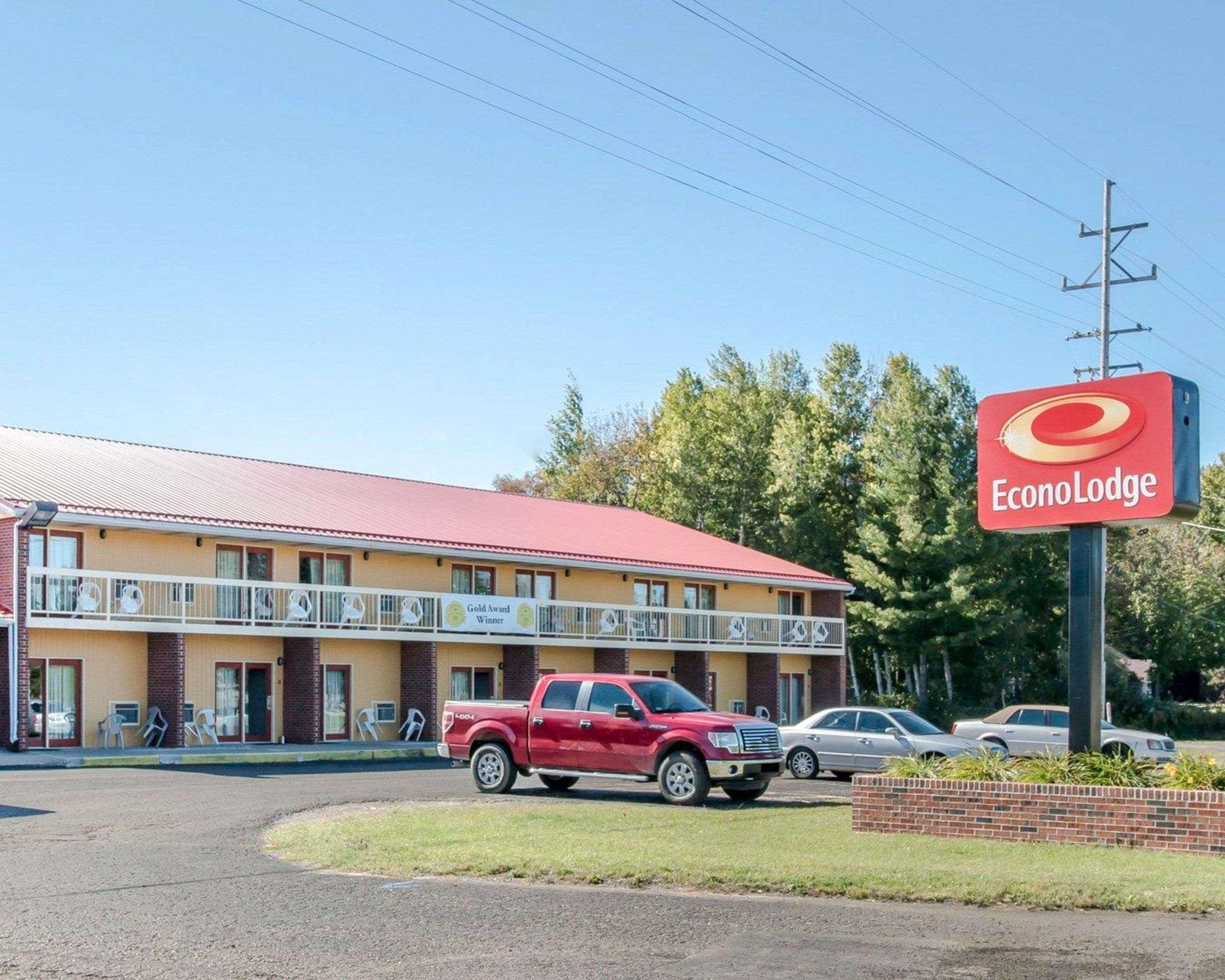 Econo Lodge Cadillac By Choice מראה חיצוני תמונה
