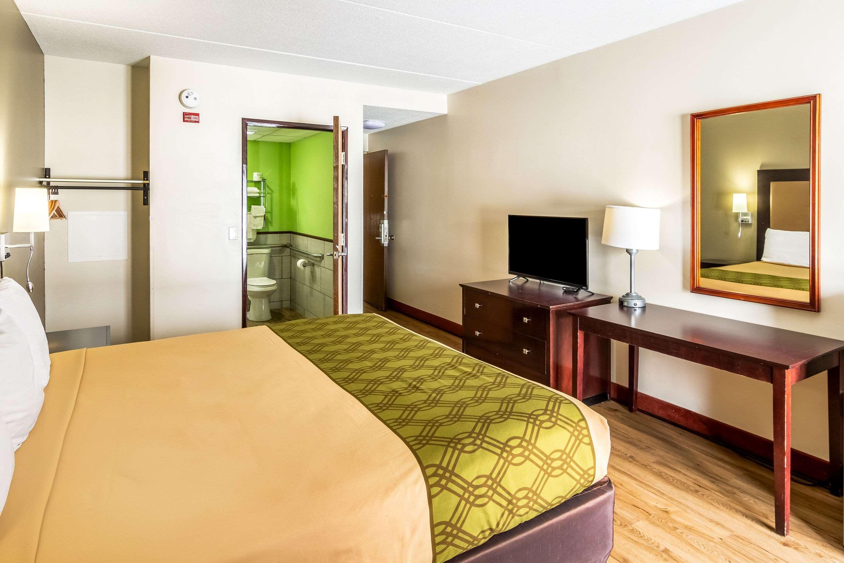 Econo Lodge Cadillac By Choice מראה חיצוני תמונה