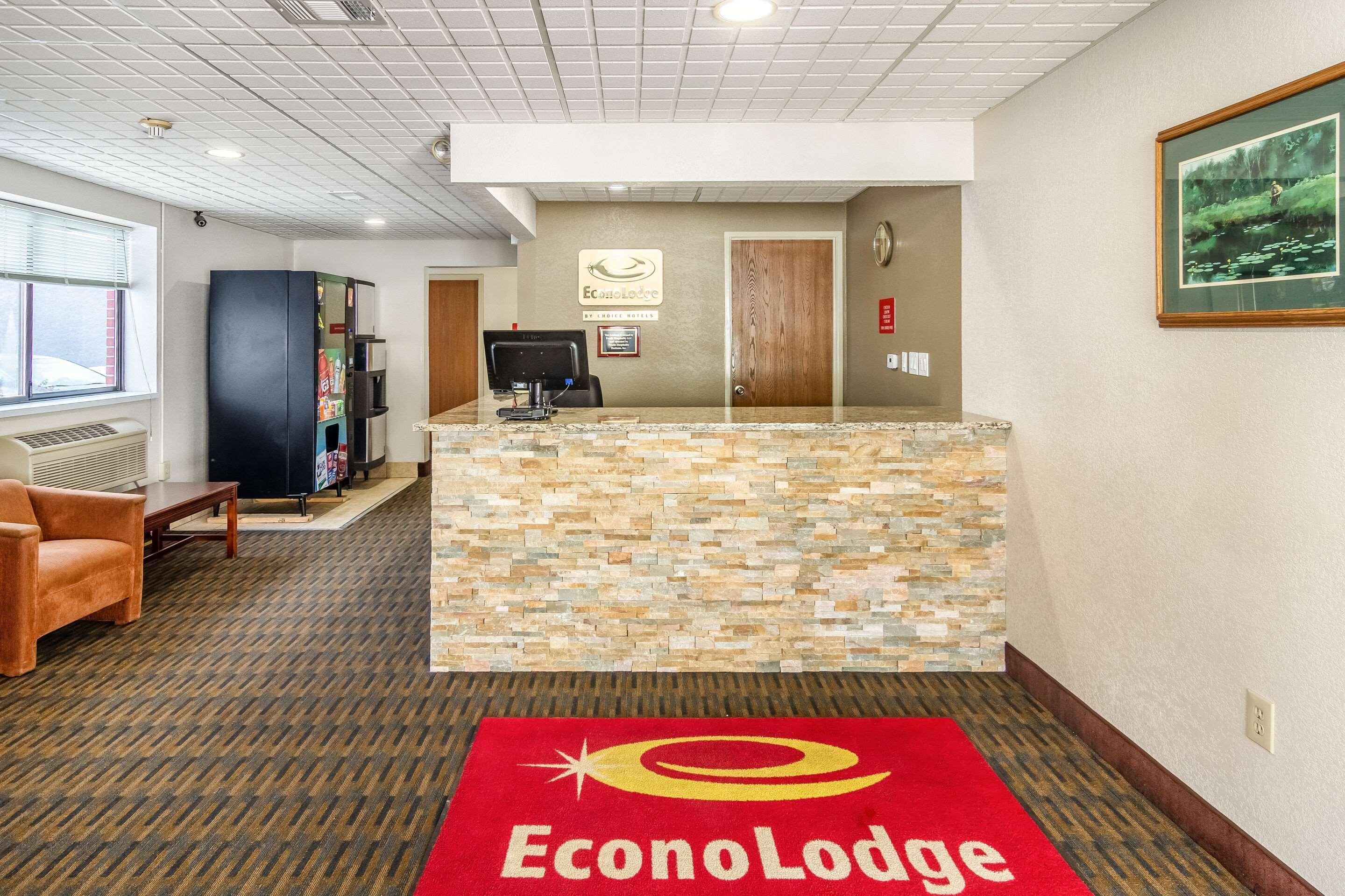 Econo Lodge Cadillac By Choice מראה חיצוני תמונה